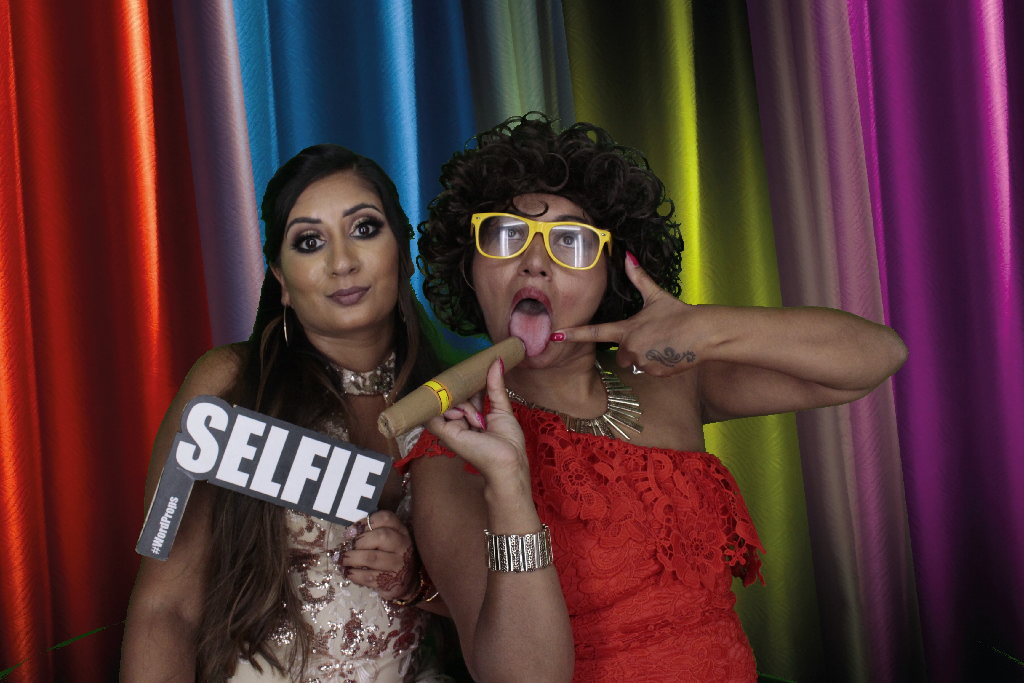 Bhavin & Yasmin’s Wedding | View more photos from the event at gallery.myphotoboothexperience.co.uk/u/MyPhotoBoothExperienceLtd/Bhavin-Yasmin’s-Wedding